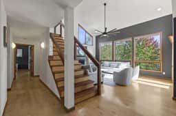 Lockhard Hideaway - Image 4