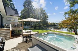 White Wave Hideaway - Image 4